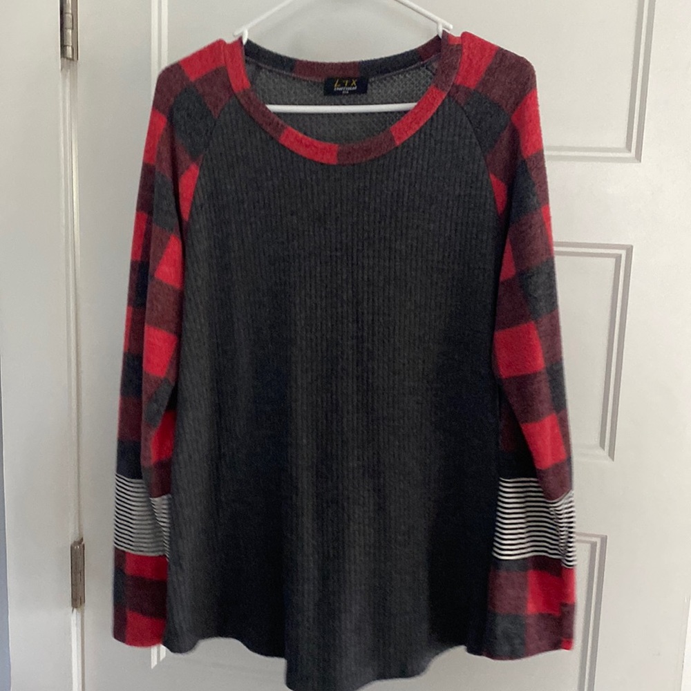 Boutique size large shirt like new